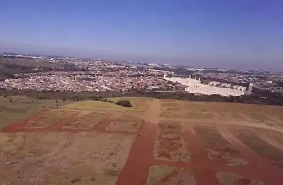 Lançamento loteamento de terrenos condomínio fechado império do café lotes de 200 e 220m2 lazer completo