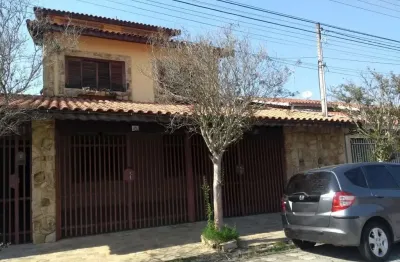 Casa para locação em jacareí-sp, no bairro cidade jardim: 6 quartos, 1 suíte, 3 salas, 4 banheiros, 2 vagas de garagem, 354m².