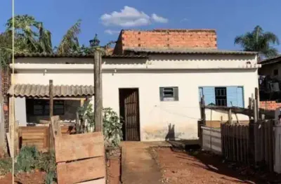 Imperdível oportunidade! casa à venda em tatuí-sp, no jardim santa rita de cássia, 1 quarto, 1 banheiro, 2 vagas de garagem.