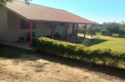 Sítio à venda em itapetininga-sp: 2 quartos, 2 salas, 2 banheiros, 2 vagas de garagem e 152.218,00 m² de área!