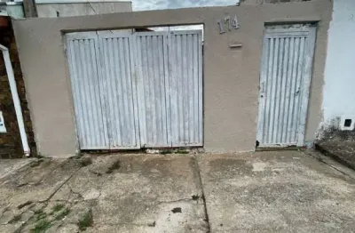 Imperdível oportunidade de compra: casa à venda em tatuí-sp, no jardim thomaz guedes, com 2 quartos, 1 banheiro e 1 vaga de garagem!