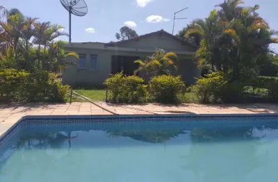 Sítio no município de itapetininga próximo da (usina vista alegre)com 2 alqueires ( escriturado )                      casa com 2 dormitórios.sala.cozinha . banheiro.area de serviço. garagem. churrasq