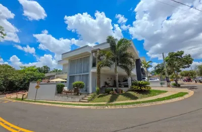 Casa em Condomínio de Luxo com 3 Quartos e 4 Vagas de Garagem no Parque Ortolândia, Hortolândia-SP!