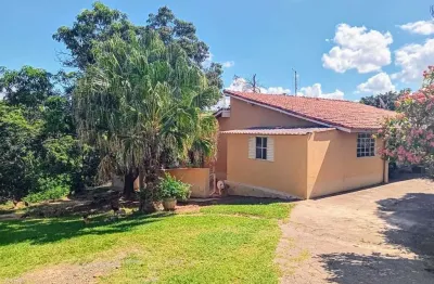 Chácara à venda em Porto Feliz-SP, Zona Rural: 2 quartos, 1 sala, 2 banheiros, 2 vagas de garagem, 120m² de área.