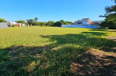 Terreno 855m2 Residencial Resort Águas de Santa Bárbara Gleba 1 Esquina Condomínio de luxo - alto padrão ? 40 minutos de Avaré ? Perto da: Praça fonte, Hotel Green Village, Asfalto, Bicicletas, Golf, 