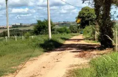 Oportunidade de investimento: Sítio à venda em Tatuí-SP, Área Rural, 2 quartos, 1 sala, 1 banheiro, 48.400m²!