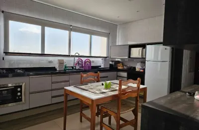 Apartamento à venda em localização privilegiada: 2 quartos, 1 suíte, 3 salas, 3 banheiros, 1 vaga, 180m² - Imperdível!