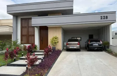 Casa em Condomínio de Alto Padrão em Indaiatuba-SP: 3 quartos, 3 suítes, 2 salas, 4 banheiros, 4 vagas, 195m². Venha conhecer!
