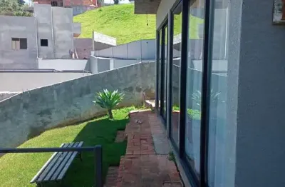 Casa de Luxo em Condomínio: Venda ou Locação em Atibaia-SP, Estância Parque. 3 Quartos, 3 Suítes, 2 Salas, 4 Banheiros, 4 Vagas, 200m².
