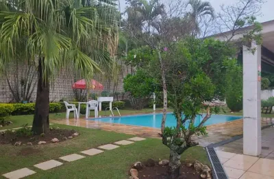 Chácara de luxo em condomínio: 4 quartos, 2 suítes, 3 salas, 3 banheiros, 6 vagas na Nova Gardênia, Atibaia-SP!