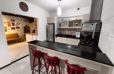 Sobrado para Venda em Joinville, Boa Vista, 3 dormitórios, 1 suíte, 2 banheiros, 2 vagas