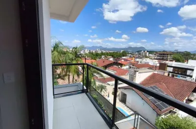 Sobrado para Venda em Joinville, Saguaçu, 3 dormitórios, 3 suítes, 4 vagas