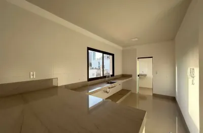 Apartamento de 3 suítes à venda no centro de patos de minas - vista para major gote e av. getúlio vargas