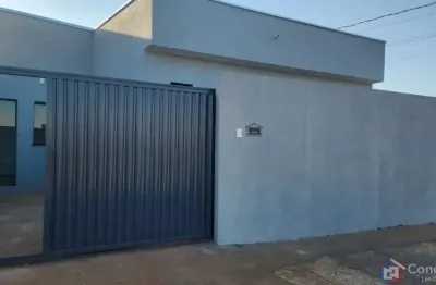 Casa à venda no bairro barreiro – patos de minas | 2 quartos (1 suíte), r$250 mil