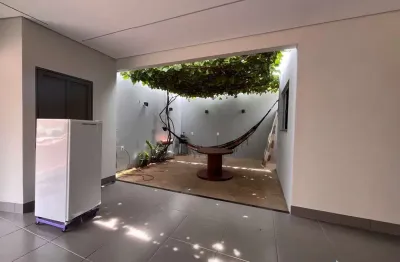 Casa à venda no bairro afonso queiroz em patos de minas – 3 quartos, área gourmet e suíte