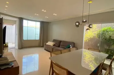 Linda casa à venda no bairro limoeiro, patos de minas - 3 dormitórios, varanda gourmet e mais!