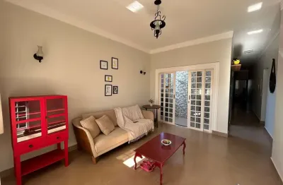 Casa à venda no bairro nossa senhora de fátima – 222m², 3 quartos, suíte e área gourmet | patos de minas