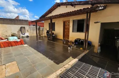 Casa à venda no bairro são francisco em patos de minas – 4 quartos, suíte, 255m² de área construída