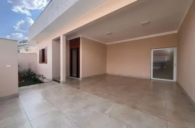 Casa ampla à venda no bairro caramuru em patos de minas – 4 quartos, 198m² construídos