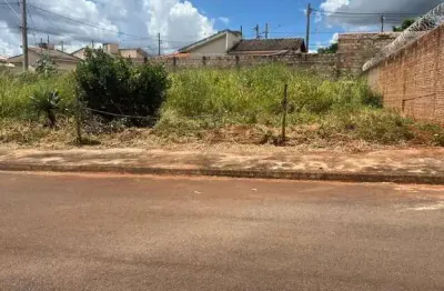 Terreno à venda no residencial barreiro, pronto para construção.