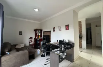 Apartamento com suíte à venda no bairro laranjeiras em patos de minas-mg   imóvel com 2 quartos, 69m² e localização tranquila em patos de minas