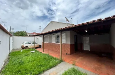 Casa com 3 quartos à venda no Várzea, Patos de Minas 