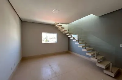 Cobertura duplex para aluguel no bairro sobradinho – patos de minas | 3 quartos, suíte e área externa