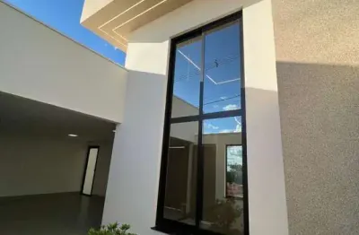 Casa à venda no bairro afonso queiroz (parque do sabiá) em patos de minas | 3 quartos e suíte