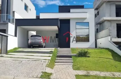 Cassa térrea à venda em condomínio de alto padrão em Mogi das Cruzes! 3 suítes, 3 salas e 150m²