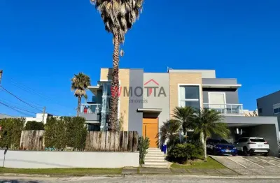 Casa de luxo em condomínio no botujuru: 3 quartos, 3 suítes, 2 salas, 2 vagas, 285m² em mogi das cruzes-sp.
