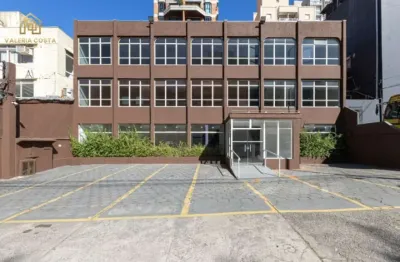 Prédio com 3 salas para alugar na Rua Henrique Schaumann, 693, Pinheiros, São Paulo