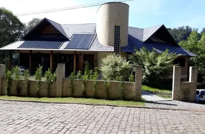 Casa a venda em condomínio fechado - vale dos pinheiros - linha 40 em caxias do sul