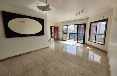 Apartamento com 4 quartos para alugar no Nazaré, Belém 