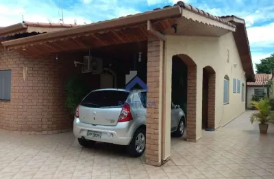 Casa com 3 quartos à venda na Rua Narizinho, --, Jardim Gurilândia, Taubaté