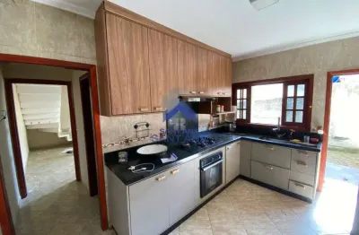 Sobrado de 140m² com 4 dormitórios no chácara doutor hipólito em taubaté/sp