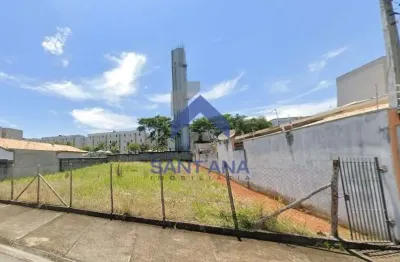Terreno amplo de 648m² no vista alegre em taubaté/sp