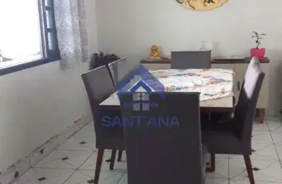 Sobrado de 220m² com 4 dormitórios sendo 1 suíte no campos elíseos em taubaté/sp