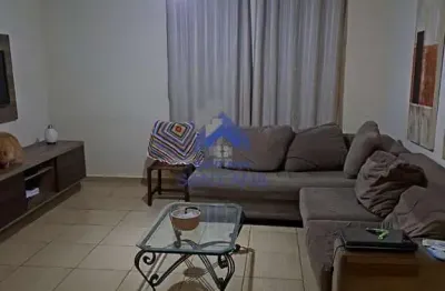 Sobrado de 140m² com 4 dormitórios sendo 1 suite/ edicula no bairro jaboticabeira em taubaté/sp