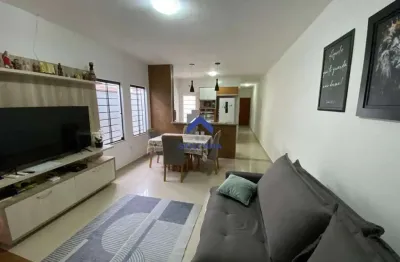 Casa com 2 dormitórios, garagem coberta e quintal no parque senhor do bonfim em taubaté/sp