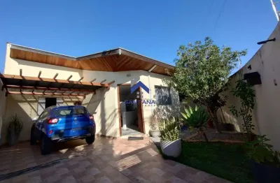 Casa de 79m² com 3 dormitórios sendo 1 suíte no bairro vista alegre em taubaté/sp