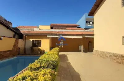 Sobrado de 360m² de área construída e 500m² de terreno com 4 dormitórios sendo 1 suítes no bairro parque são cristóvão em taubaté/sp