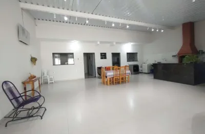 Sobrado de 244m² com 2 dormitórios com 4 banheiros no bairro jardim antares em taubaté /sp