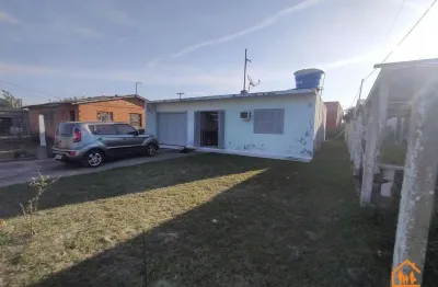Excelente imovel muito bem localizado 50 metros da rs 786,precisa de pequena reforma otimo para investidor