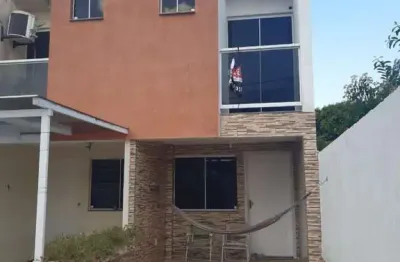 Sobrado no centro de imbé com ambientes semi-mobiliados - venda
