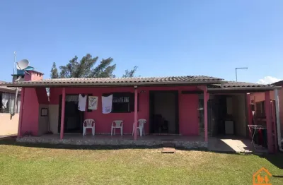 Casa à venda em imbé, bairro albatroz, com churrasqueira e garagem fechada - 100m²