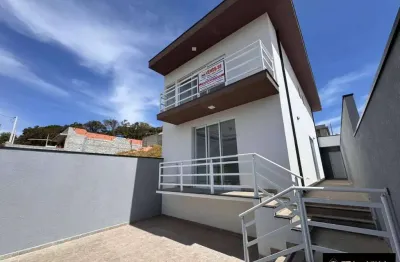 Lançamento - sobrado recém construído 3 dorm próximo ao centro! 660 mil!