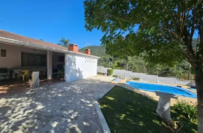 Chácara plana de 2.500m² com 2 casas - proxima ao asfalto- valor: r$550 mil