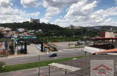 Casa comercial com terreno de 701  para compra na avenida luis latorre - jundiaí/sp