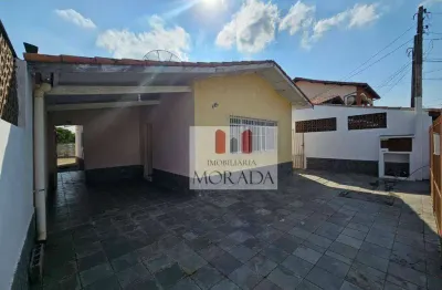 Casa terreno inteiro, em excelente localização no bosque dos eucaliptos