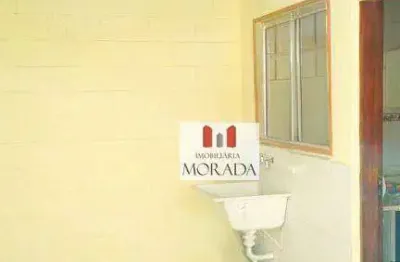 Linda casa em condomínio fechado no eugenio de mello